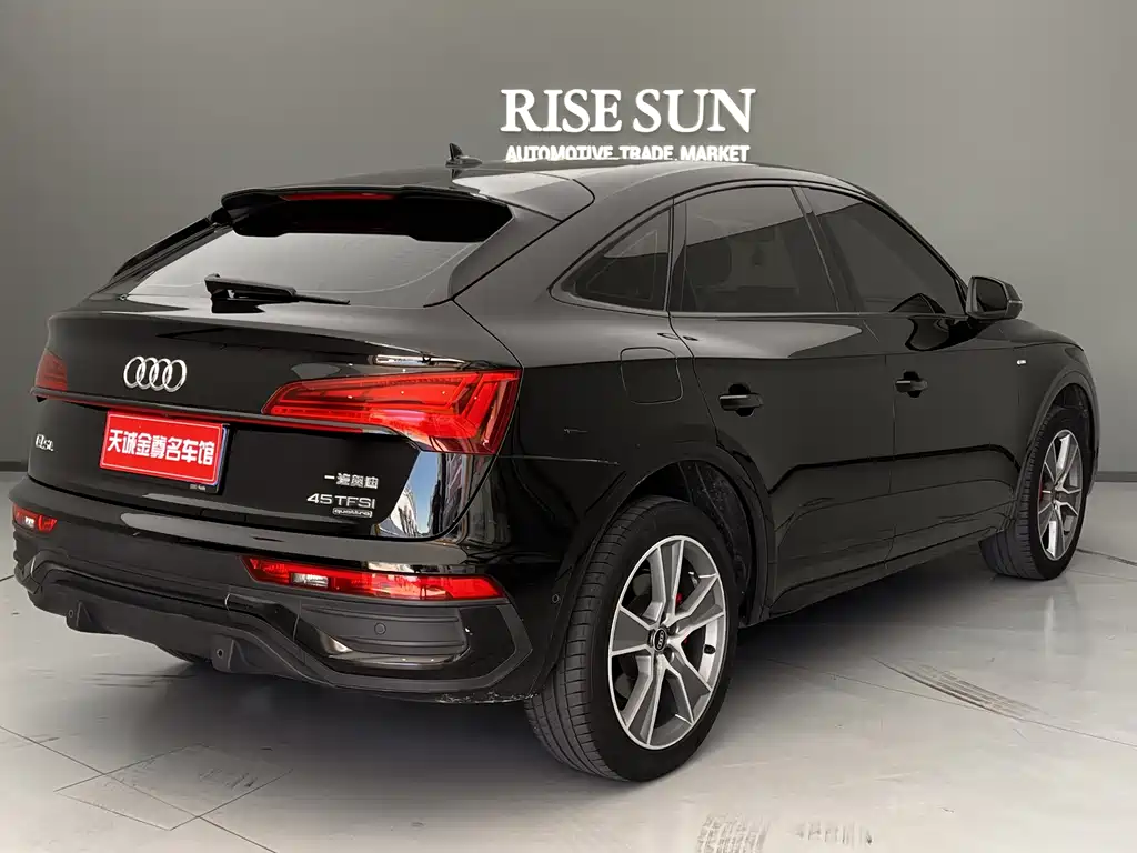 Audi Q5L Sportback 2022 — фото 9