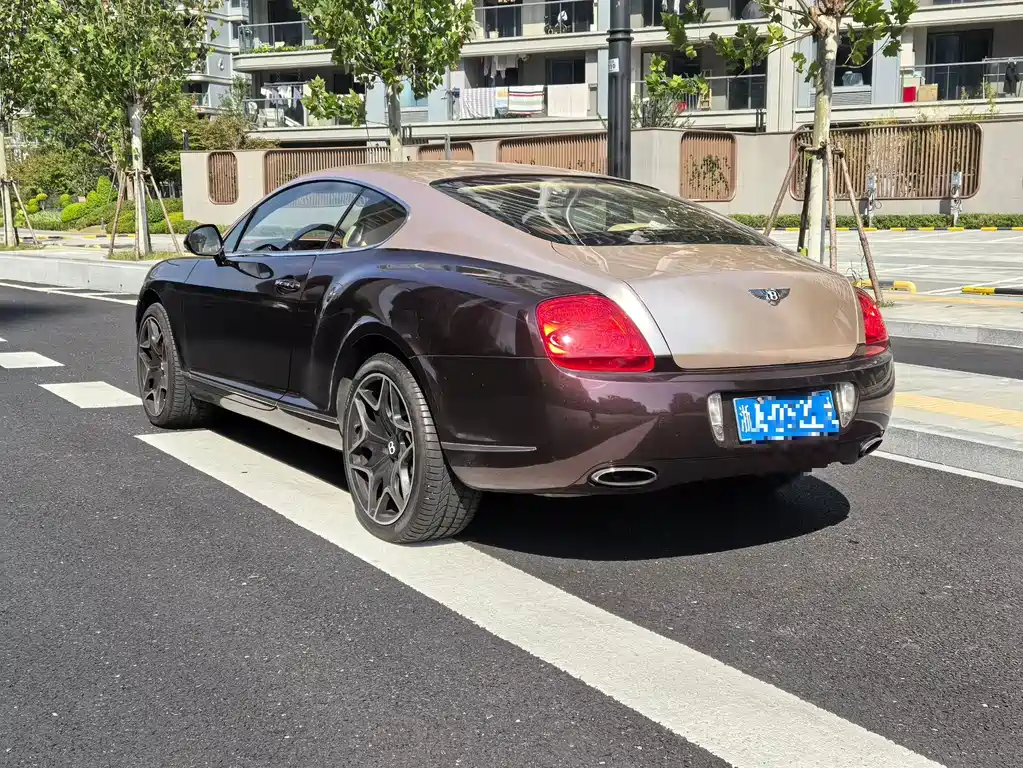 Bentley Continental 2010 — фото 3