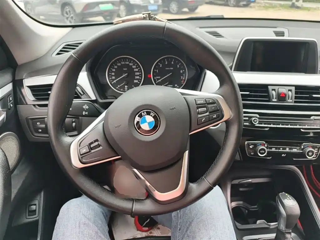 BMW X1 2017 — фото 11