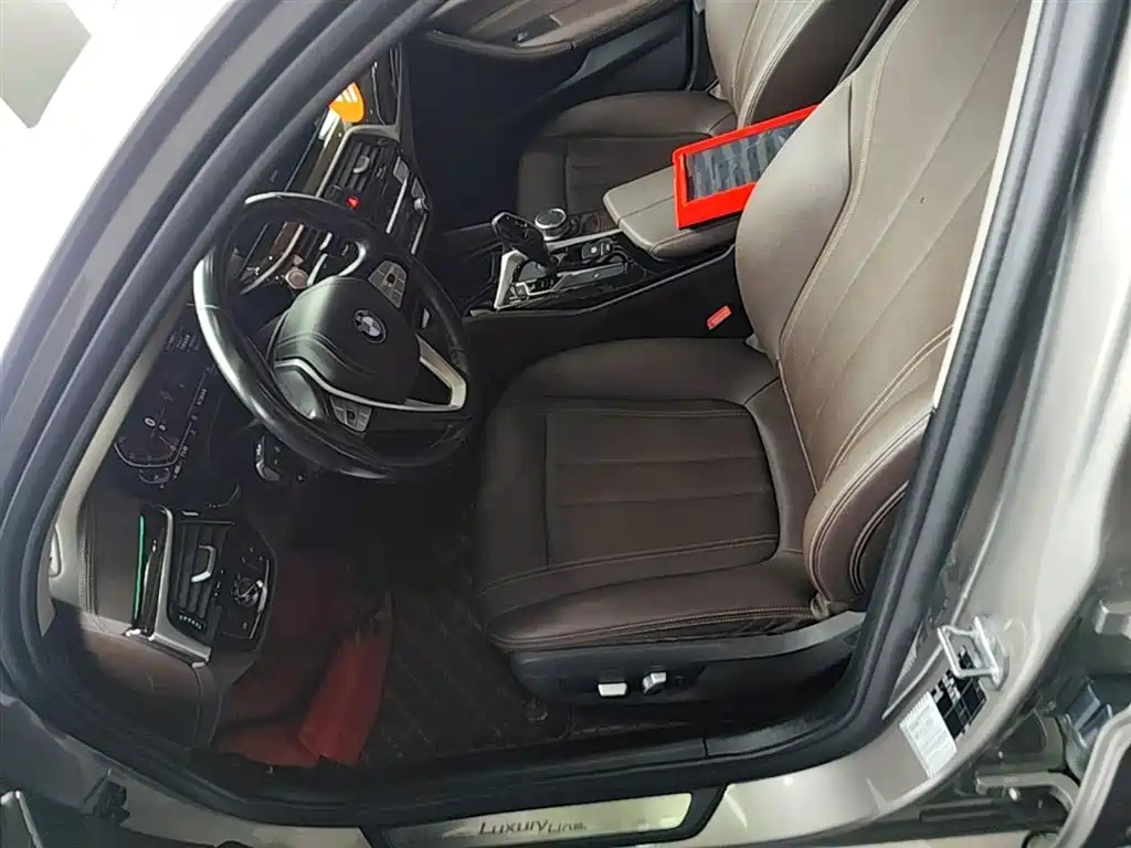 BMW 5 Series 2020 — фото 15