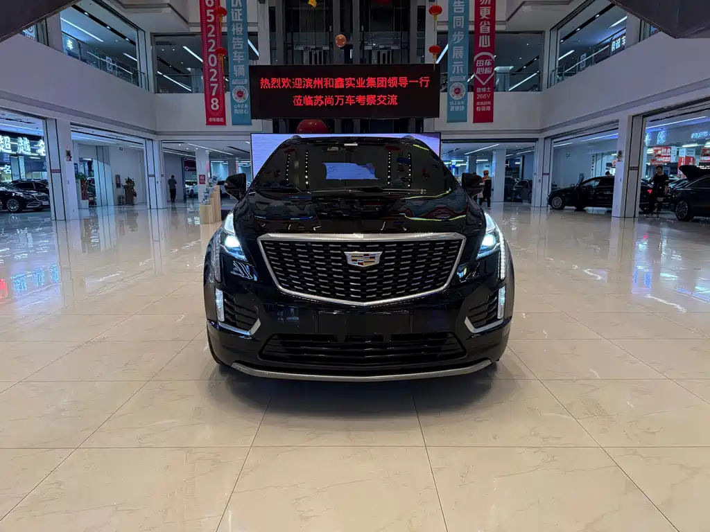 Cadillac XT5 2021 — фото 2