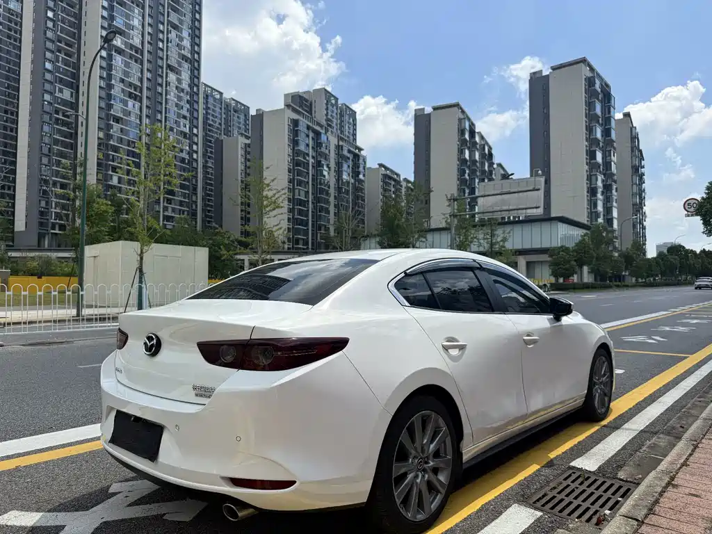 Mazda 3 Axela 2020 — фото 9