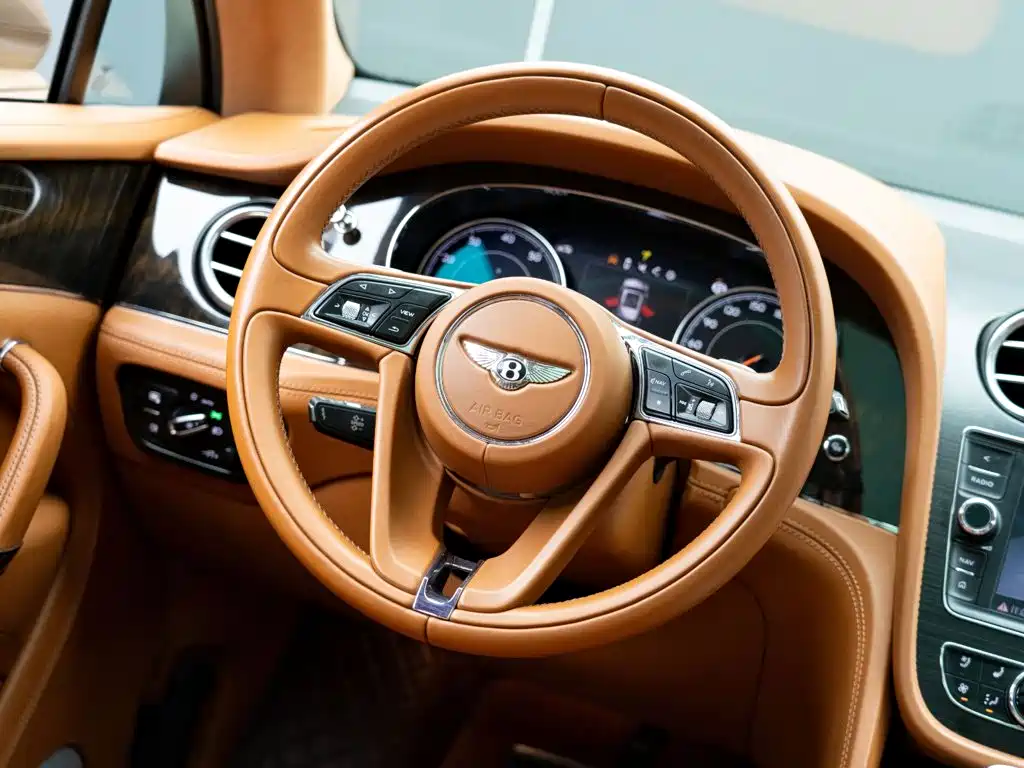 Bentley Bentayga 2019 — фото 15