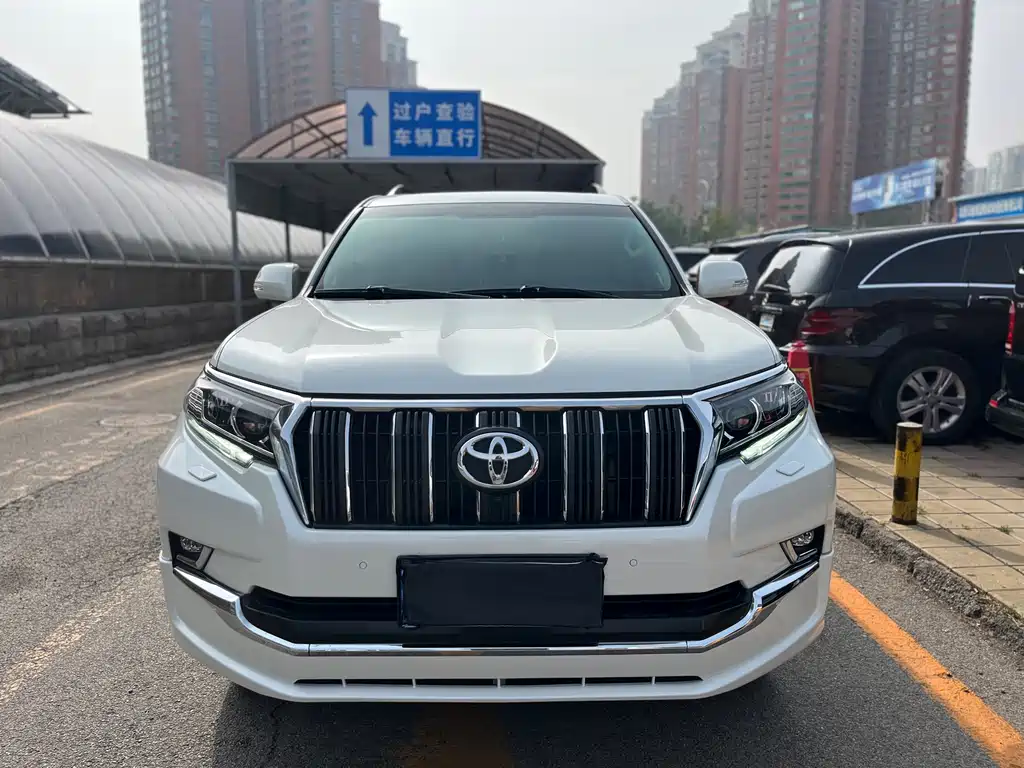 Toyota Prado 2019 — фото 2