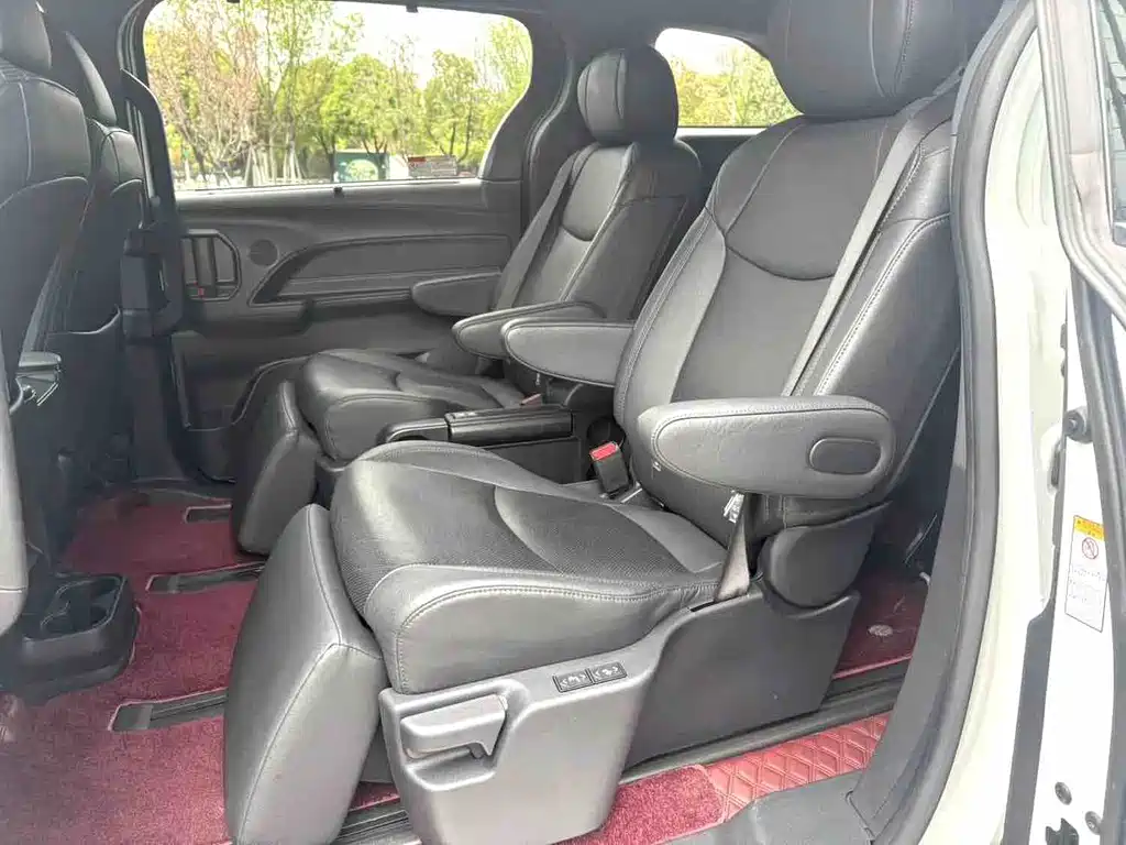Toyota Sienna 2022