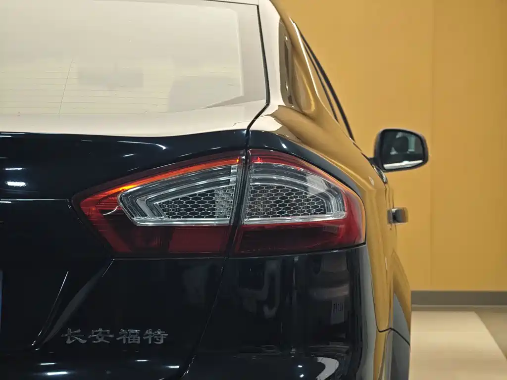 Ford Mondeo Zhisheng 2013 — фото 25
