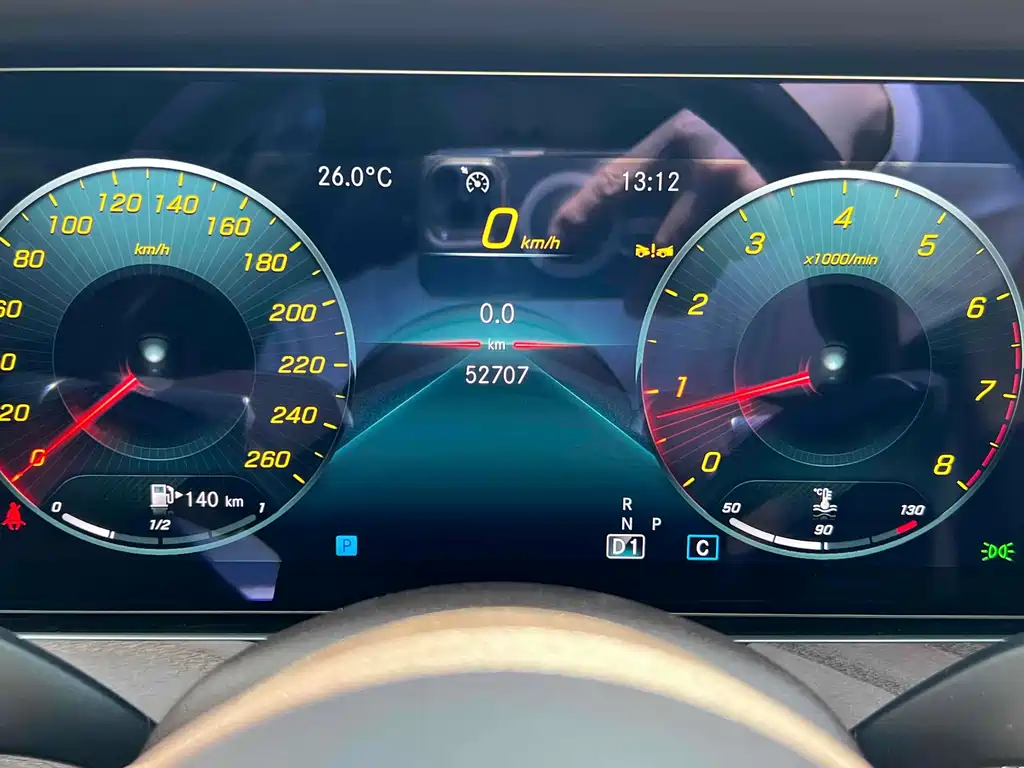 Mercedes-Benz E-Class 2023 — фото 12