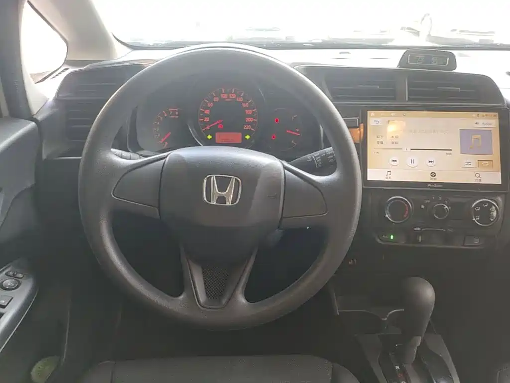 Honda Fit 2018 — фото 11