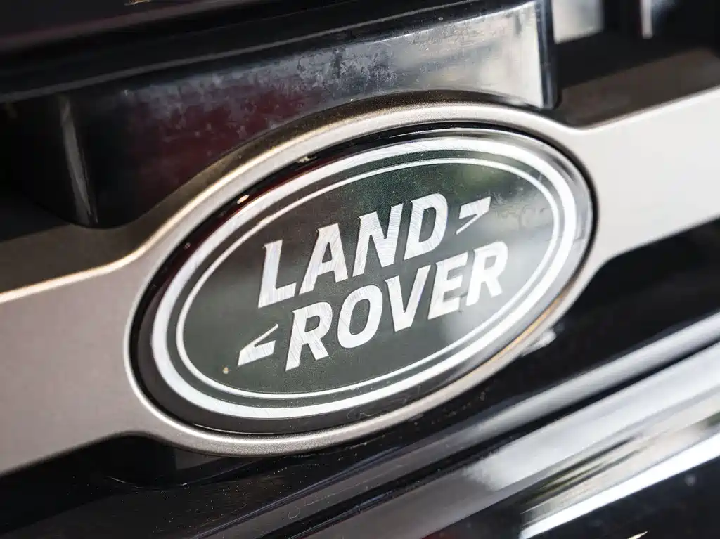 Land Rover Defender 2025 — фото 9