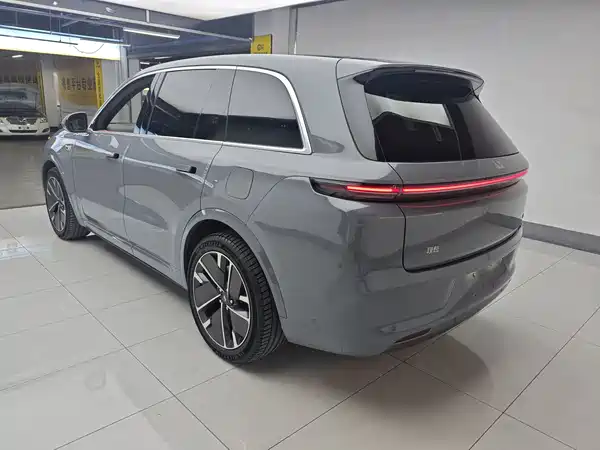 Li Auto L8 2025