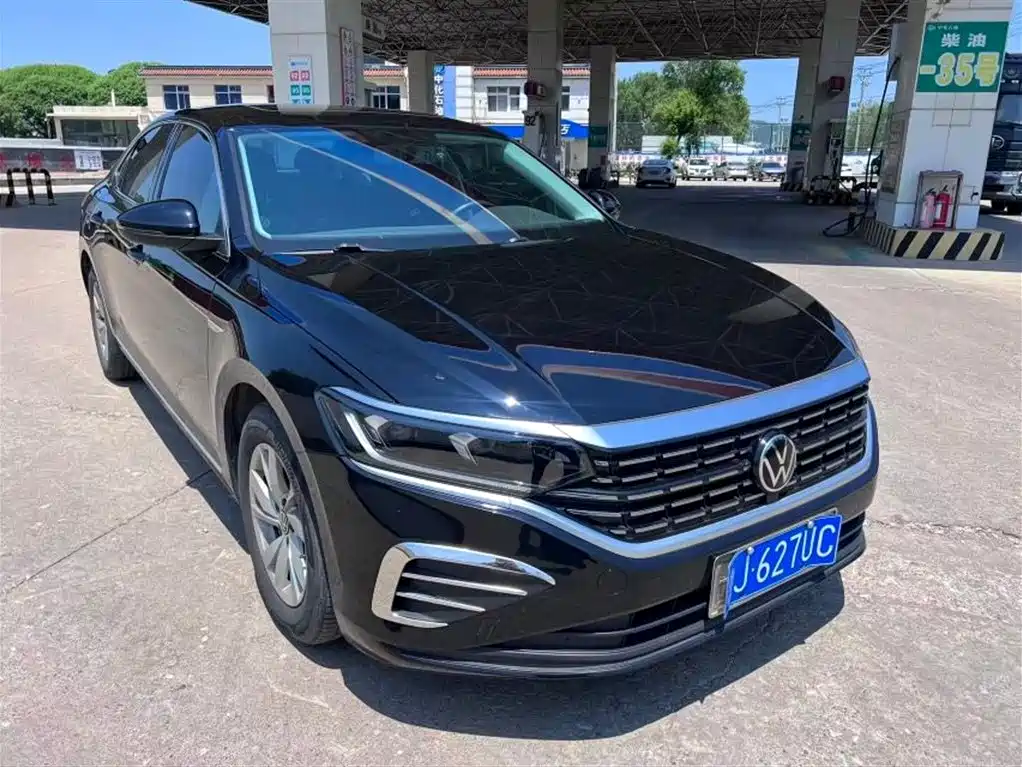 Volkswagen Passat 2023 — фото 3
