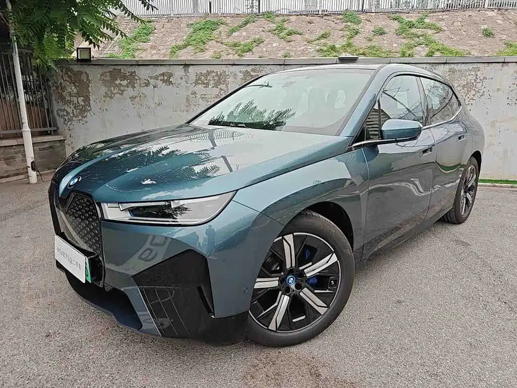 BMW iX 2025