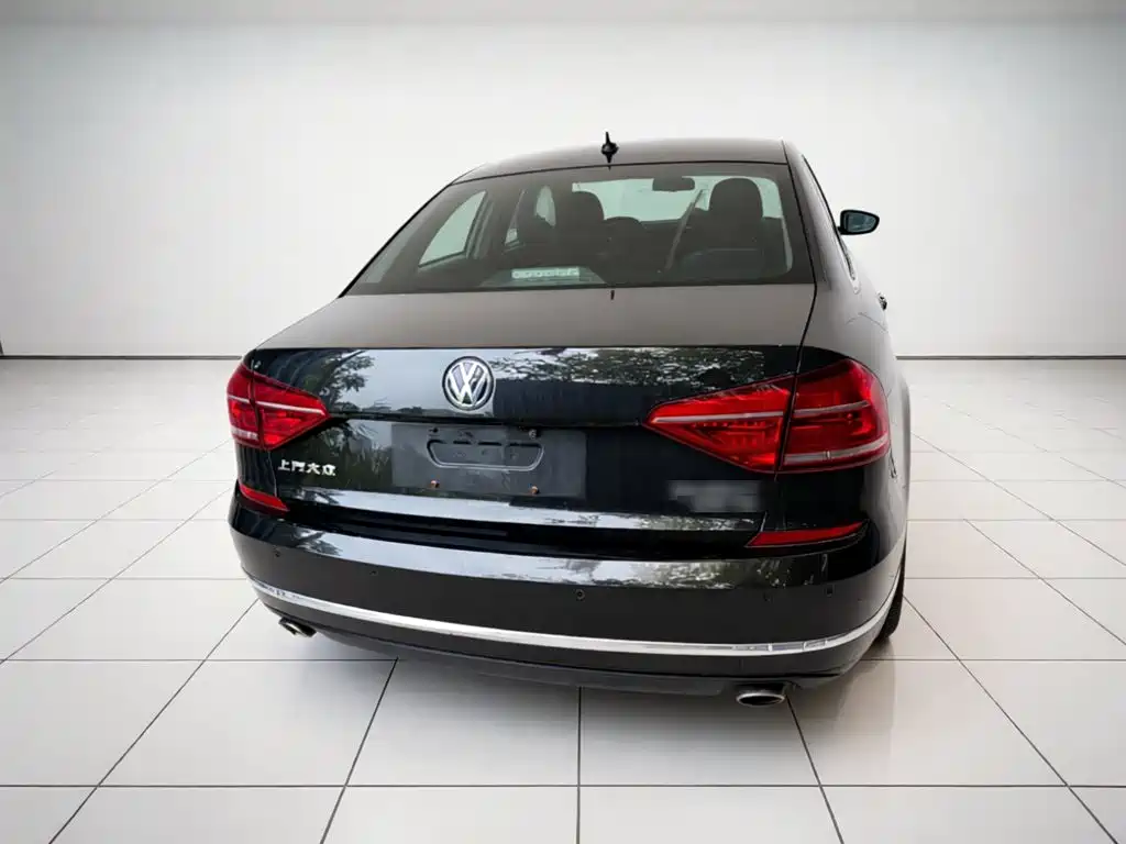 Volkswagen Passat 2017 — фото 10