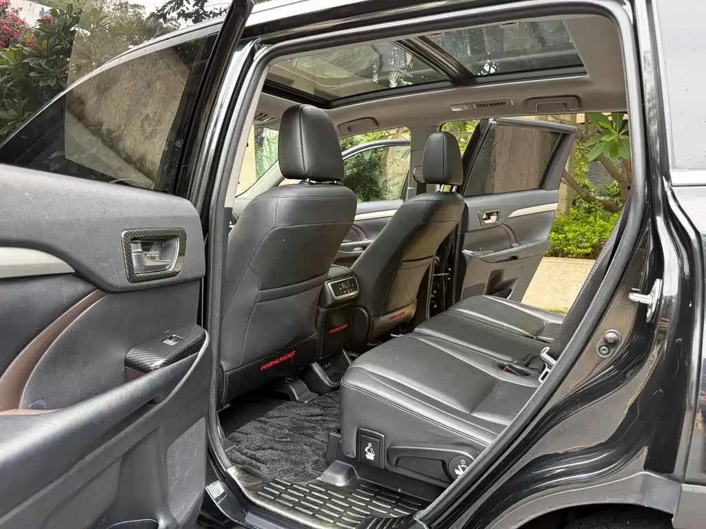 Toyota Highlander 2018 — фото 19