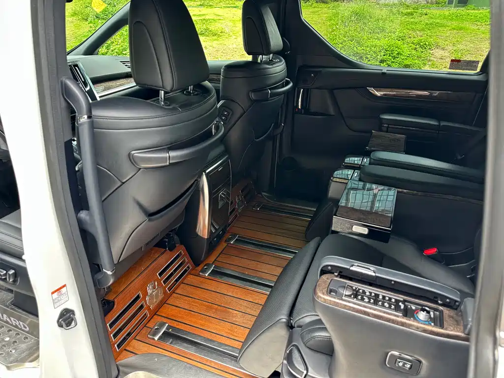 Toyota Alphard 2019 — фото 13