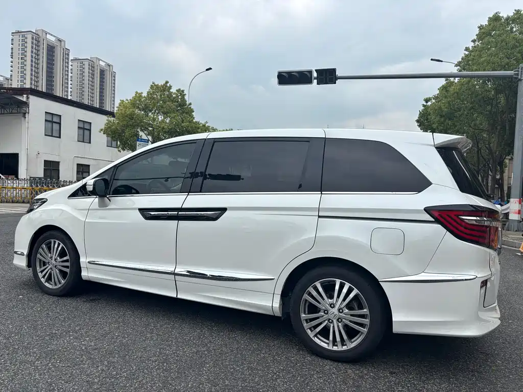 Honda Elysion 2019 — фото 12