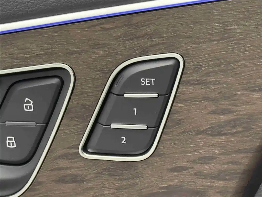 Audi Q7 2025 — фото 17
