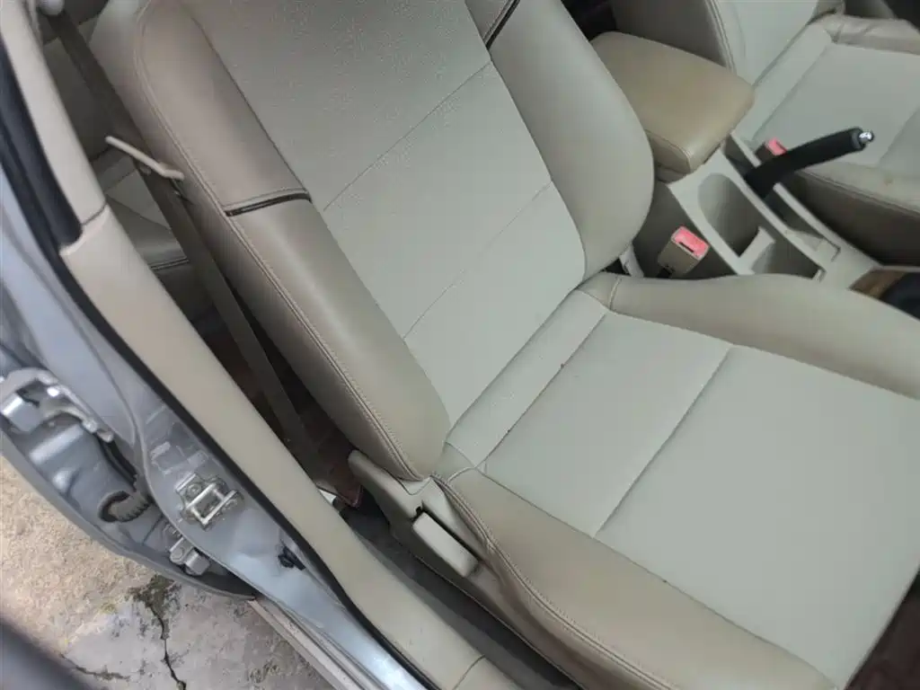 Buick Excelle 2015 — фото 25