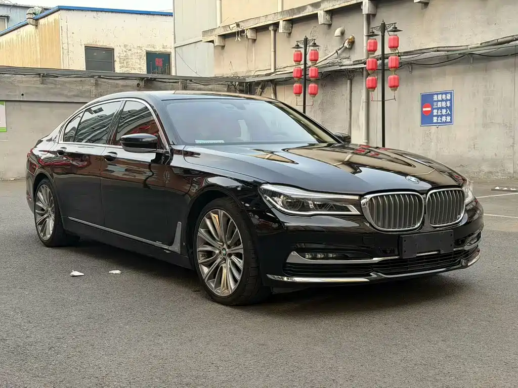 BMW 7 Series 2018 — фото 3