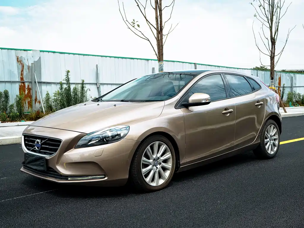 Volvo V40 2016 — фото 1