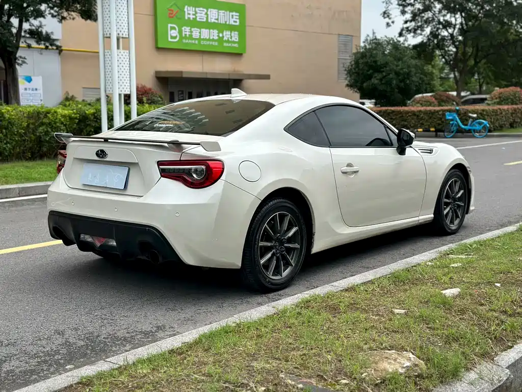 Subaru BRZ 2017 — фото 9