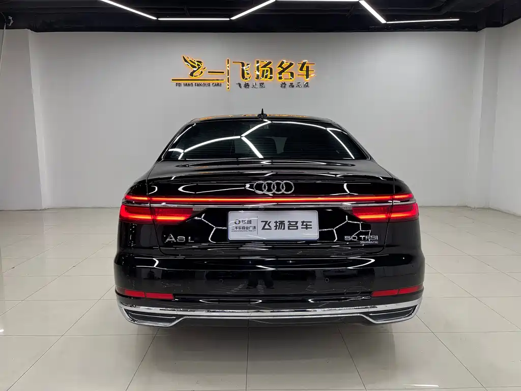 Audi A8 2021 — фото 17