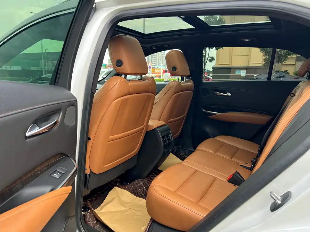 Cadillac XT4 2019 — фото 12