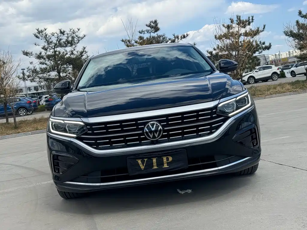 Volkswagen Passat 2023 — фото 3