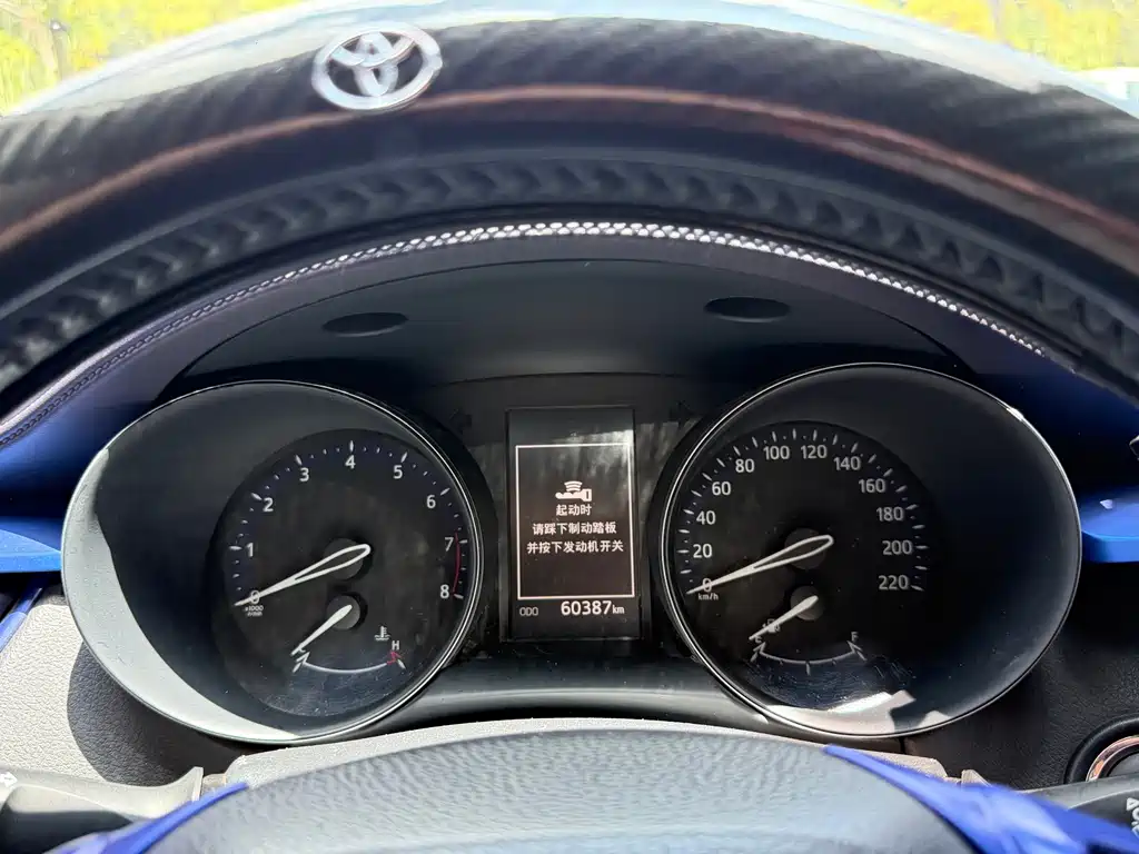 Toyota C-HR 2020 — фото 14