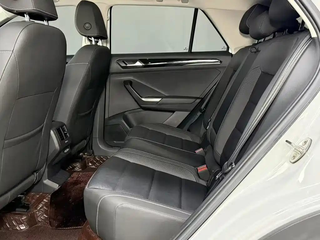 Volkswagen T-Roc 2022 — фото 12