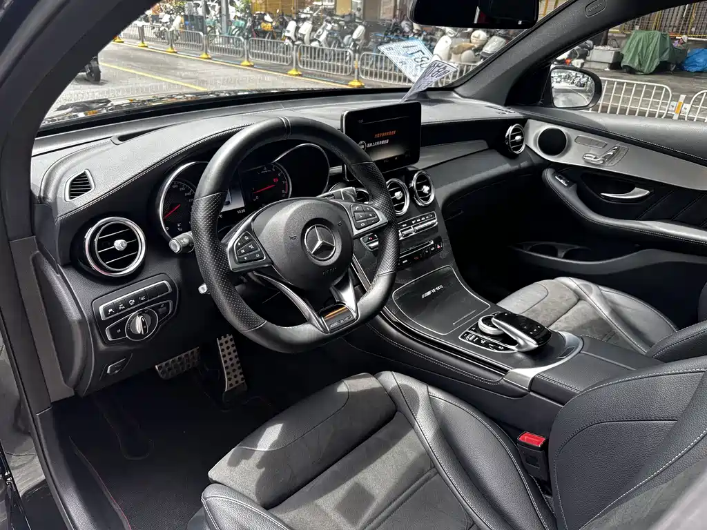 Mercedes-Benz GLC Coupe AMG 2018 — фото 4