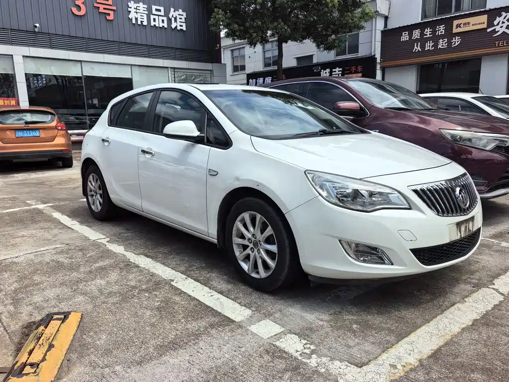 Buick Excelle GT 2014 — фото 1
