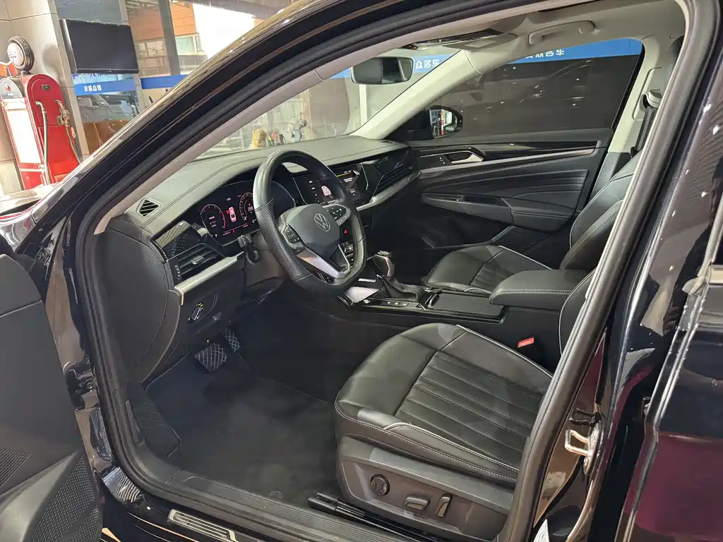 Volkswagen Passat 2023