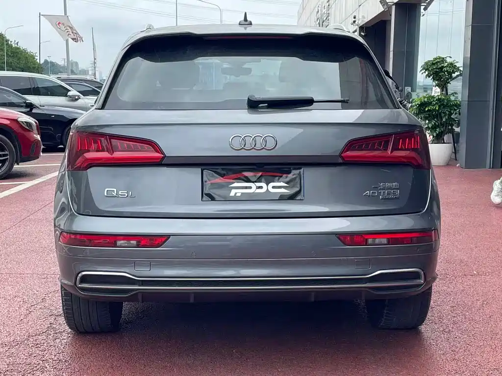 Audi Q5L 2019 — фото 12