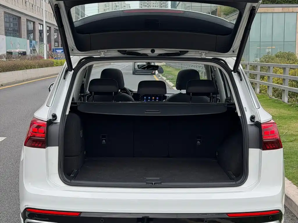 Volkswagen GTE PHEV 2022 — фото 15