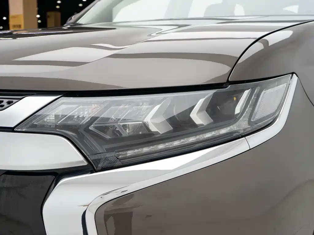Mitsubishi Outlander 2019 — фото 19