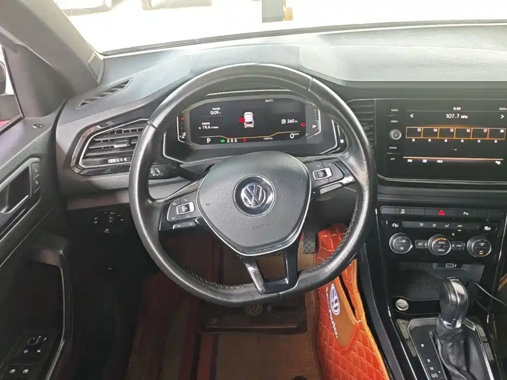 Volkswagen T-Roc 2018 — фото 11