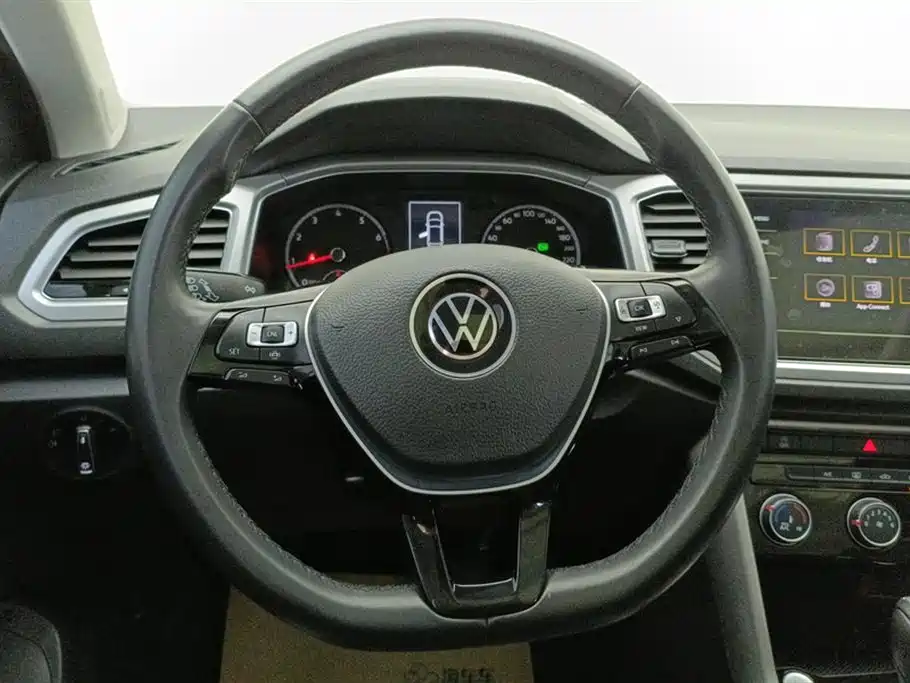 Volkswagen T-Roc 2023 — фото 15