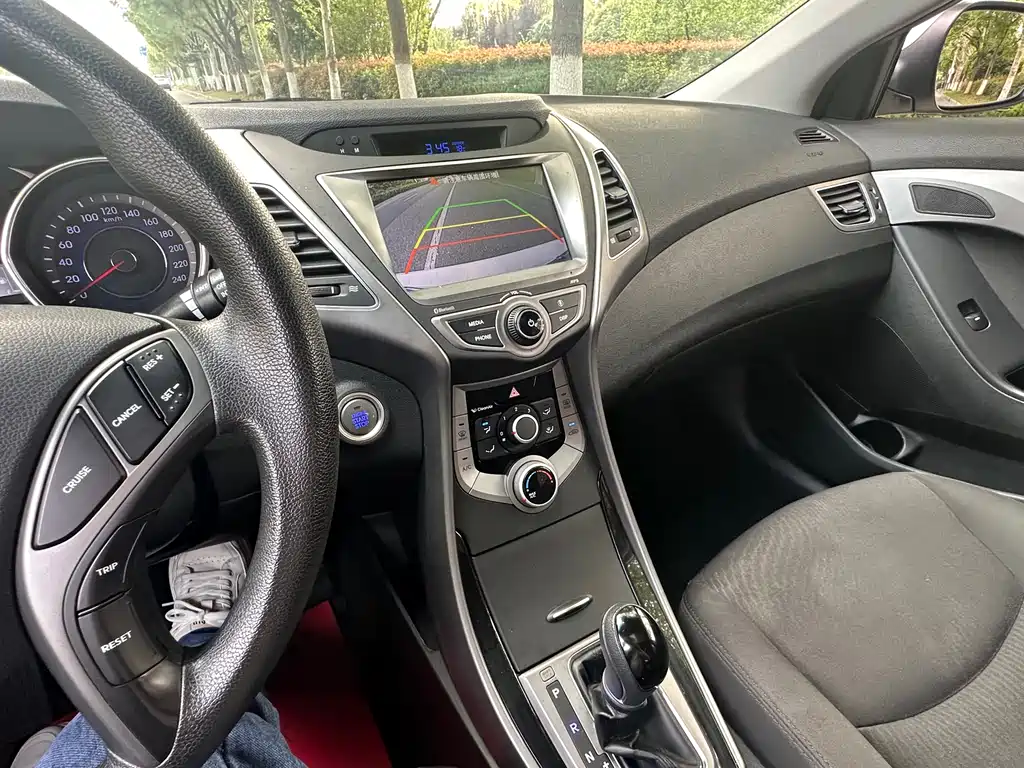 Hyundai Elantra Langdong 2018 — фото 17
