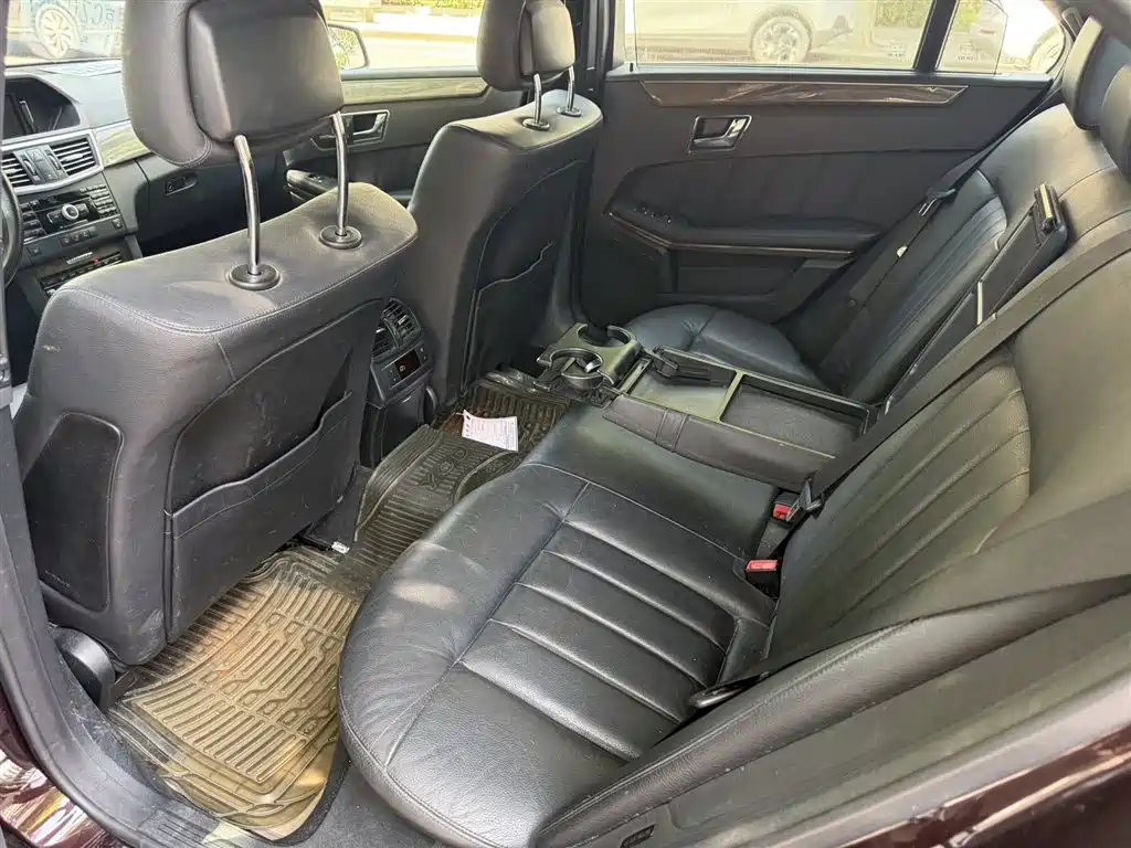 Mercedes-Benz E-Class 2010