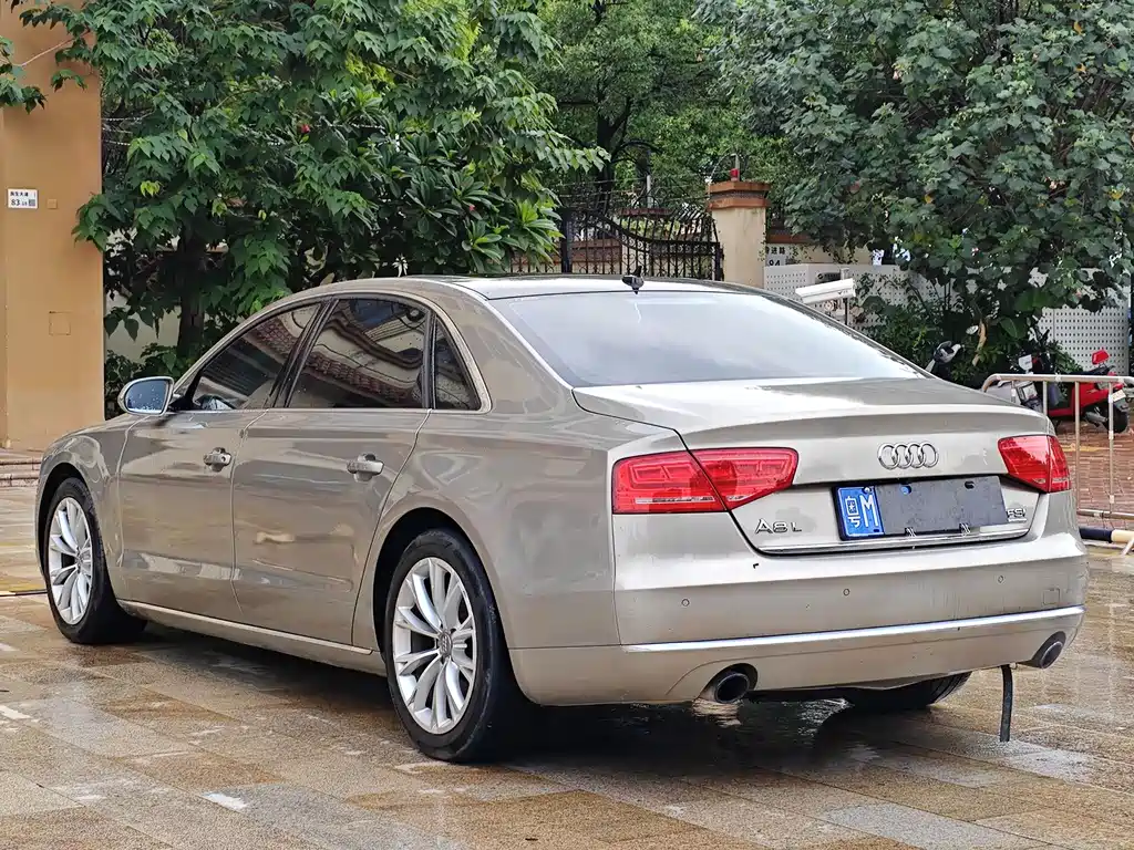 Audi A8 2012