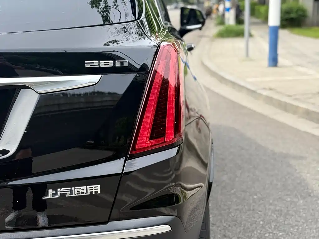 Cadillac XT5 2021 — фото 12