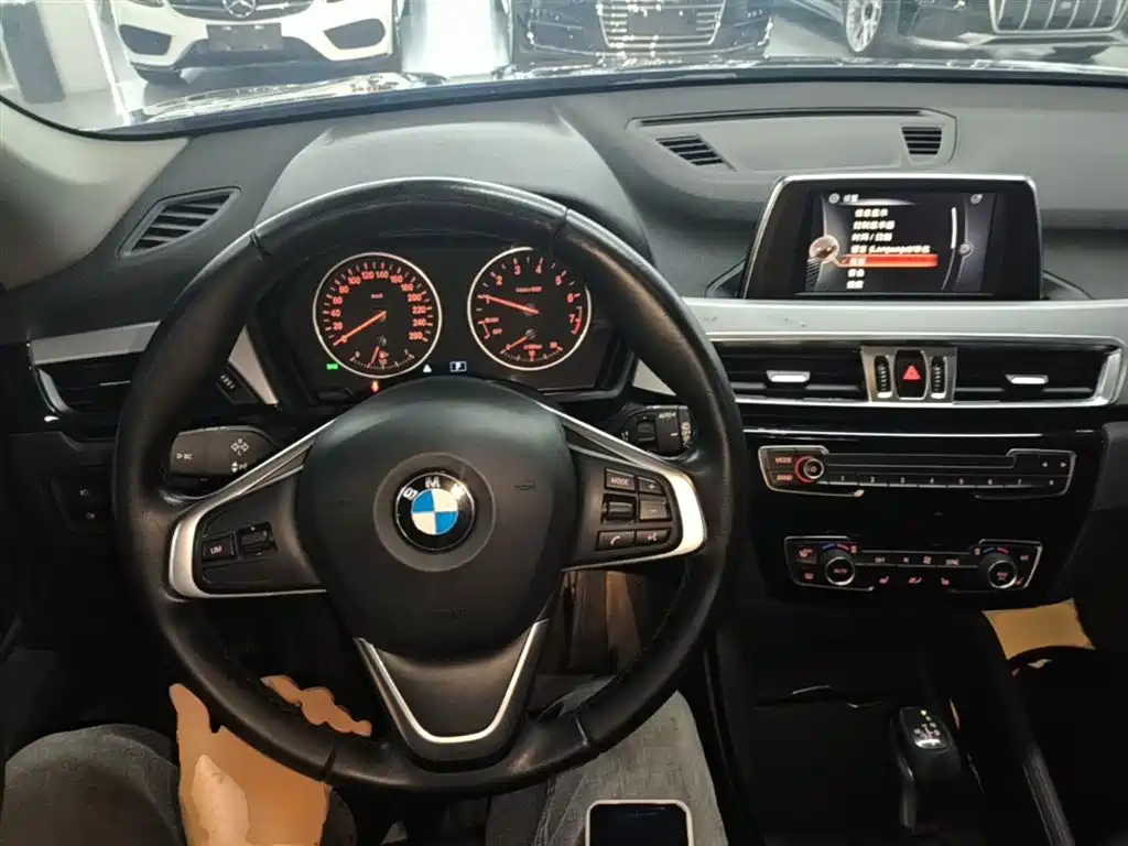 BMW X1 2017 — фото 9