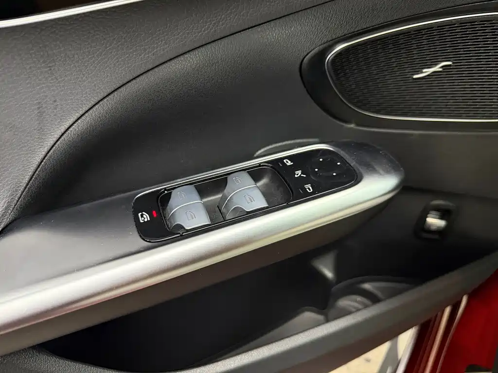 Mercedes-Benz C-Class 2022 — фото 18