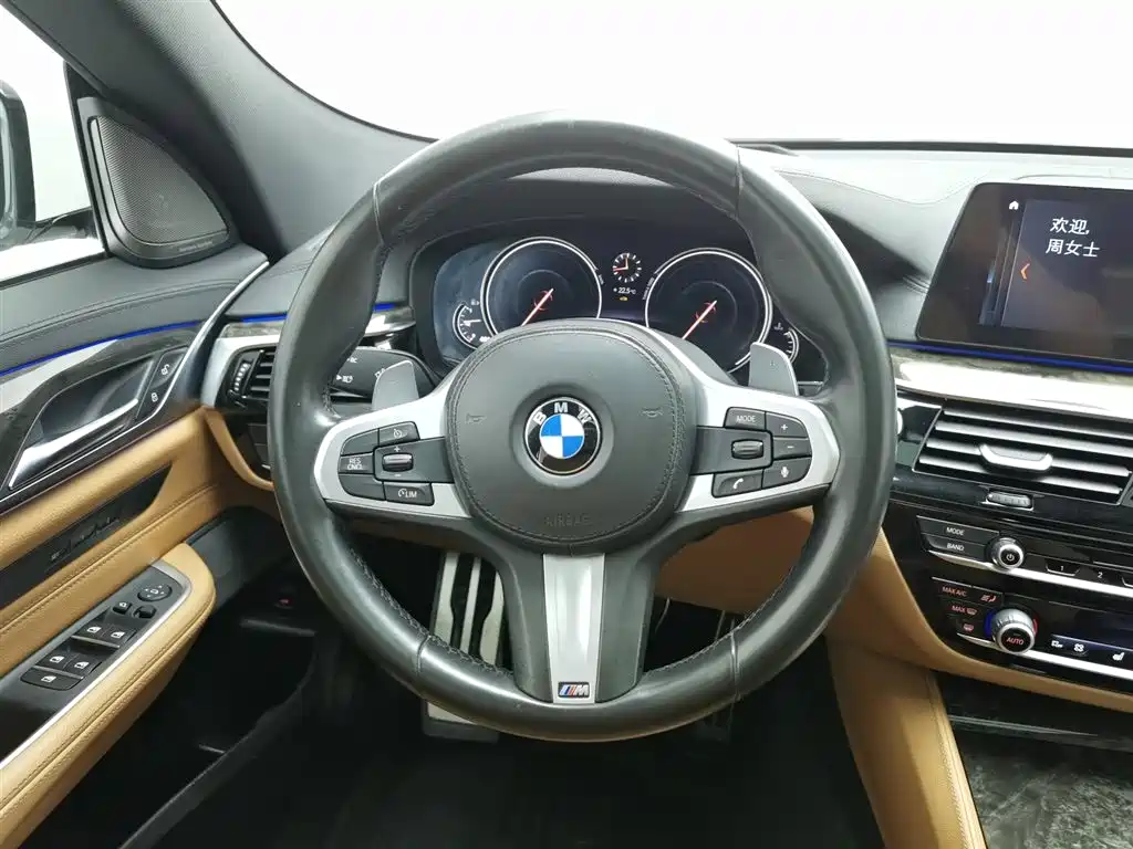 BMW 6 Series GT 2018 — фото 11