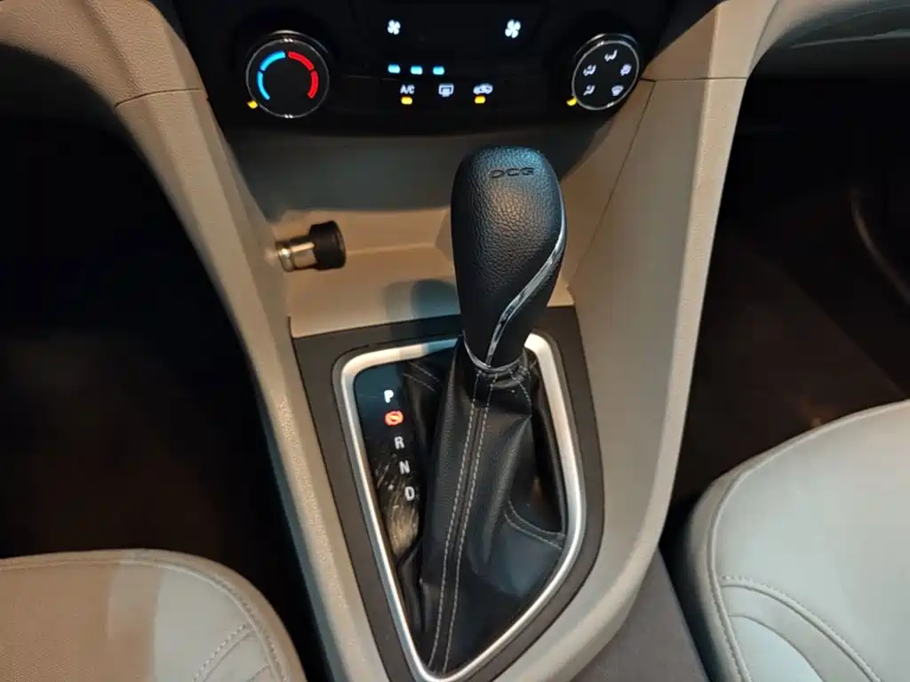 Buick Excelle GT 2017 — фото 14