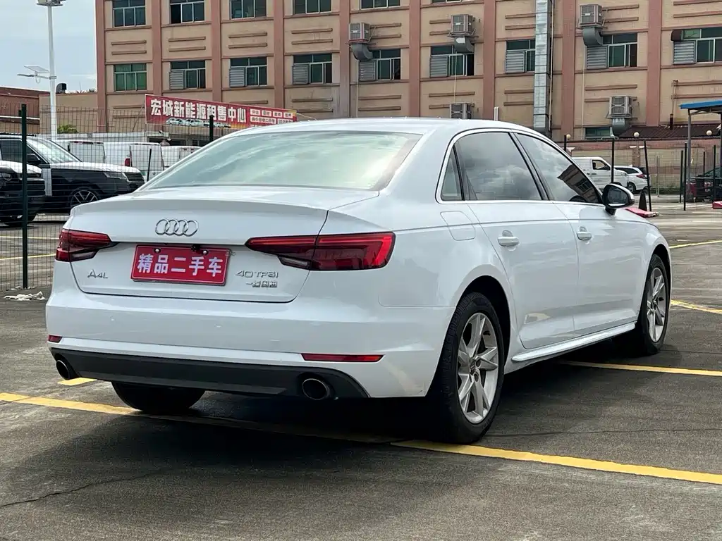 Audi A4L 2017 — фото 13