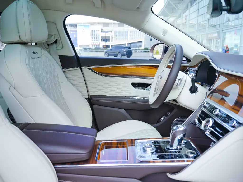 Bentley Flying Spur 2023 — фото 15
