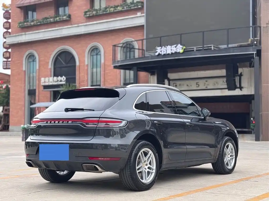 Porsche Macan 2020 — фото 17