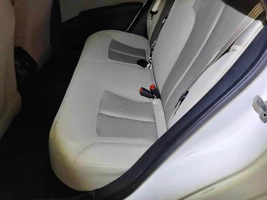 Buick Excelle 2015 — фото 17